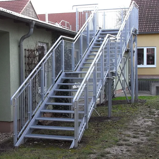 Referenzen von Metallbau Preißer & Söhne aus Mücheln/ G. - Fluchttreppen Bild 11