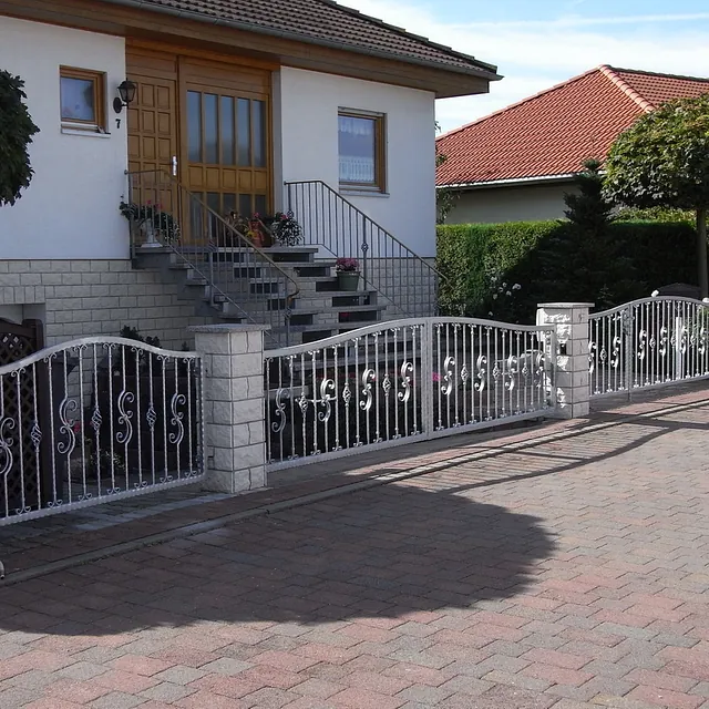 Referenzen von Metallbau Preißer & Söhne aus Mücheln/ G. - Toranlagen Bild 27