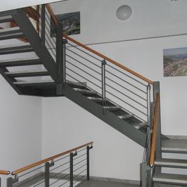 Referenzen von Metallbau Preißer & Söhne aus Mücheln/ G. - Treppen Bild 02
