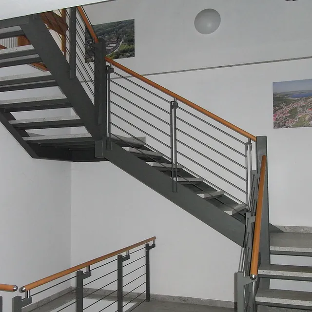 Referenzen von Metallbau Preißer & Söhne aus Mücheln/ G. - Treppen Bild 02