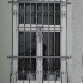 Referenzen von Metallbau Preißer & Söhne aus Mücheln/ G. - Fenstergitter Bild 09