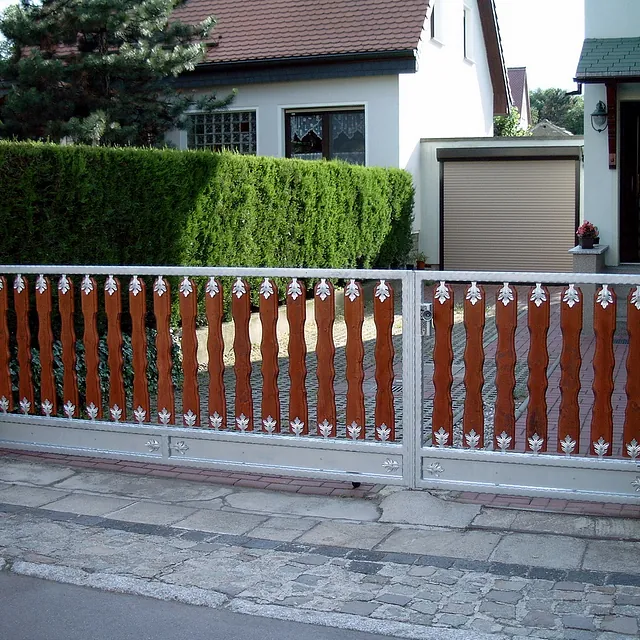 Referenzen von Metallbau Preißer & Söhne aus Mücheln/ G. - Toranlagen Bild 12