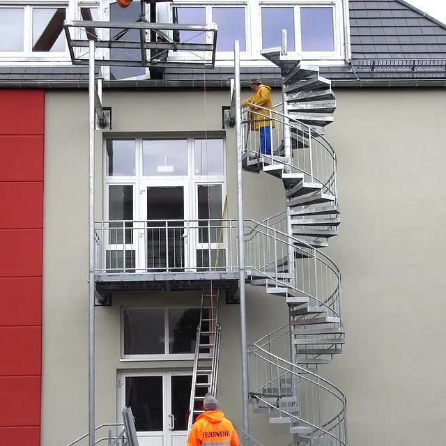 Referenzen von Metallbau Preißer & Söhne aus Mücheln/ G. - Fluchttreppen Bild 16
