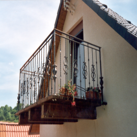 Referenzen von Metallbau Preißer & Söhne aus Mücheln/ G. - Balkon- und Terrassenverkleidung Bild 02